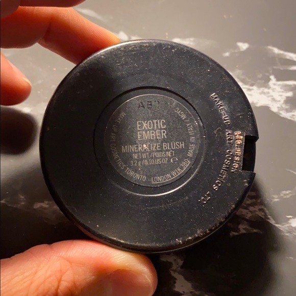 Mac cosmetics blush - Picture 3 of 3